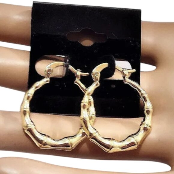 1 1/8 Inch 27mm Bamboo Hoop Pierced Post Earrings Gold Tone - Picture 4 of 5